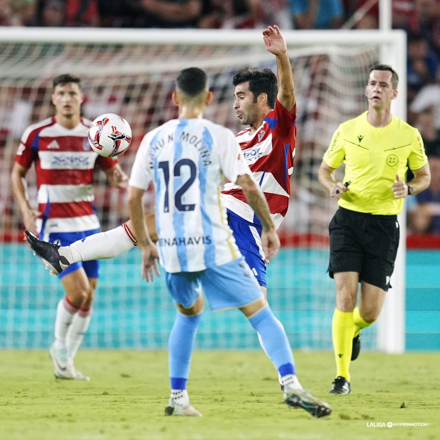 El-cuadro-nazarí-iguala-2-2-ante-el-Málaga-y-sigue-sin-ganar-en-casa,-incrementando-el-nerviosismo-de-una-afición-cada-vez-más-frustrada