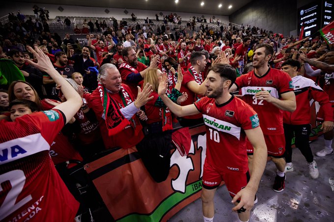 El-equipo-de-Pablo-Pin-completa-una-gran-actuación-ante-el-Joventut-Badalona